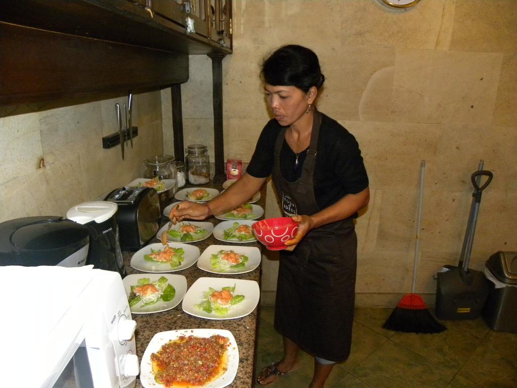 Saudara Home Ubud Экстерьер фото