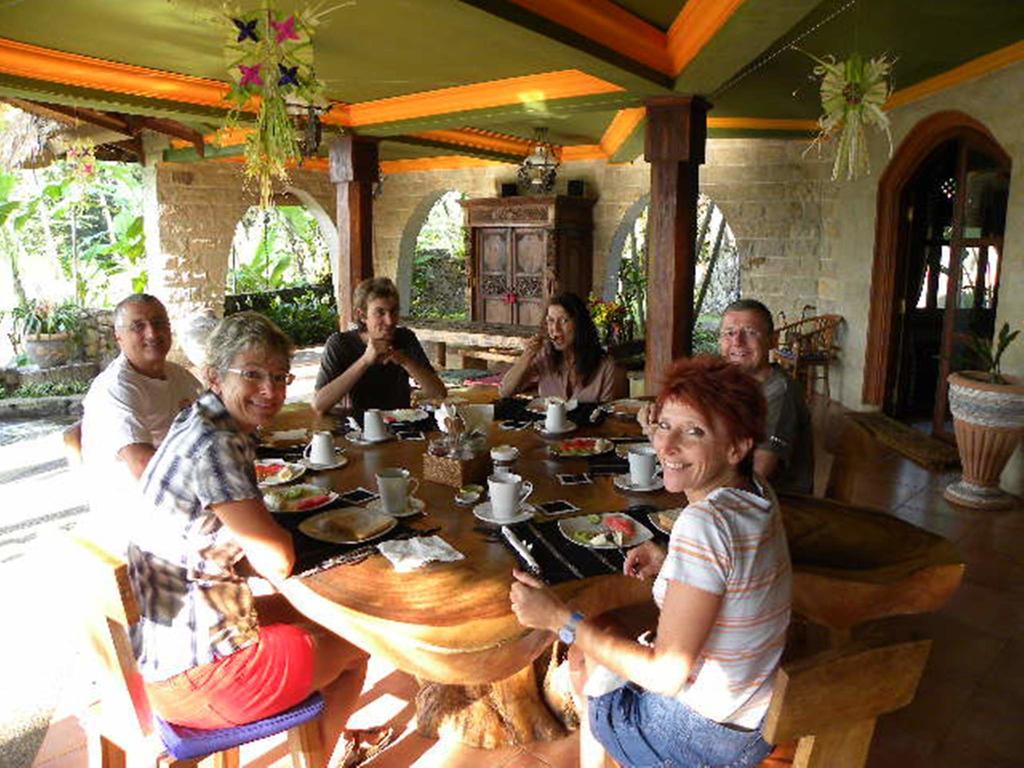 Saudara Home Ubud Экстерьер фото