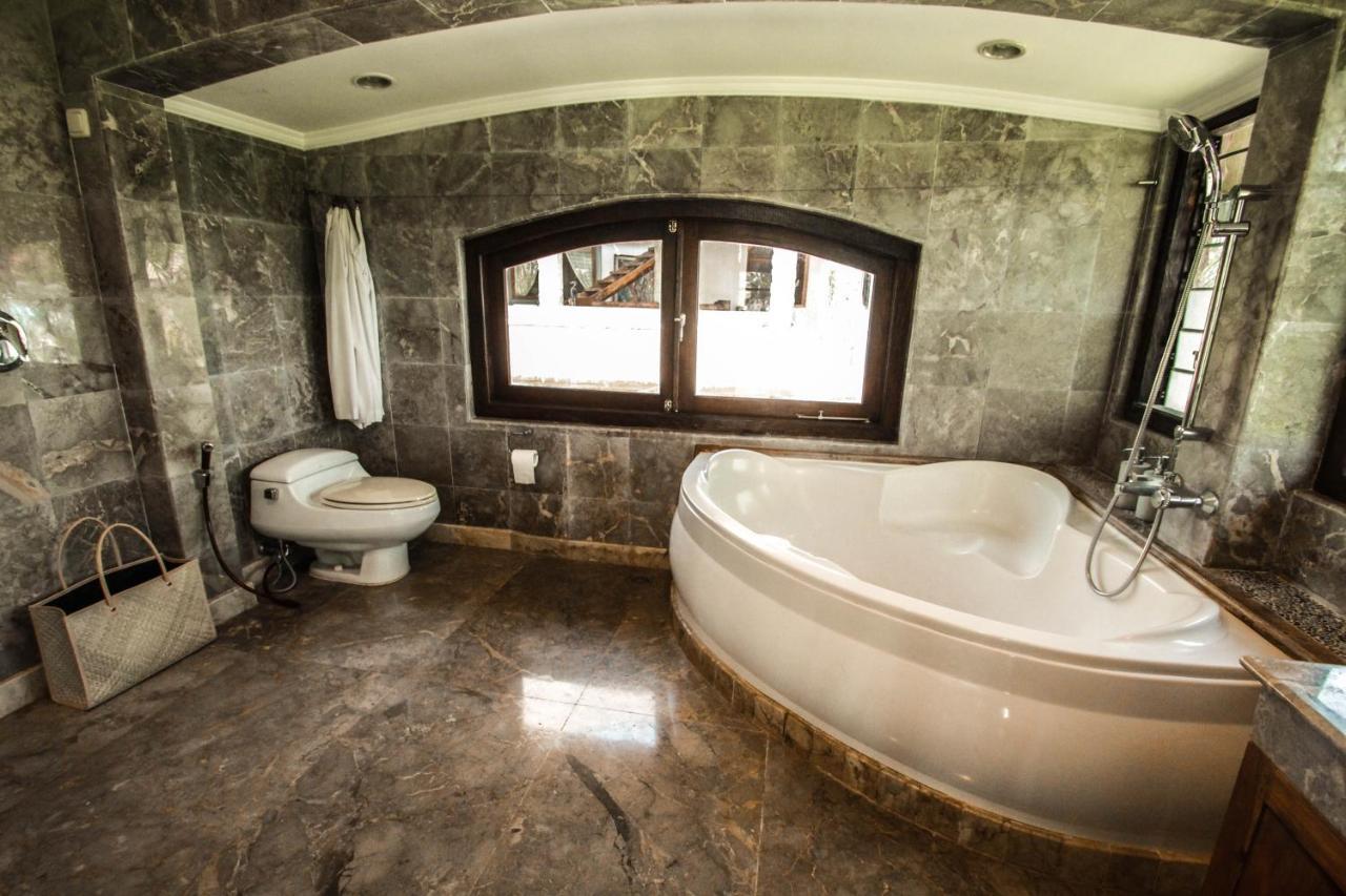 Saudara Home Ubud Экстерьер фото